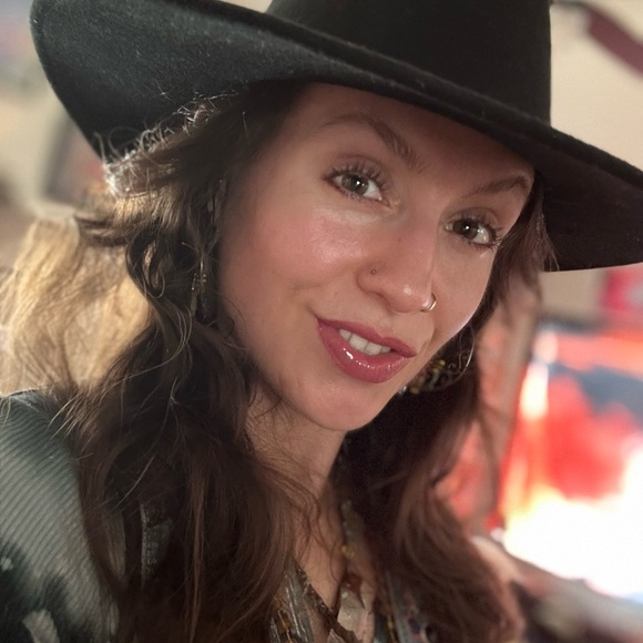 Meet your Posher, Rhapsi💃🏻 - Picture 4 of 6